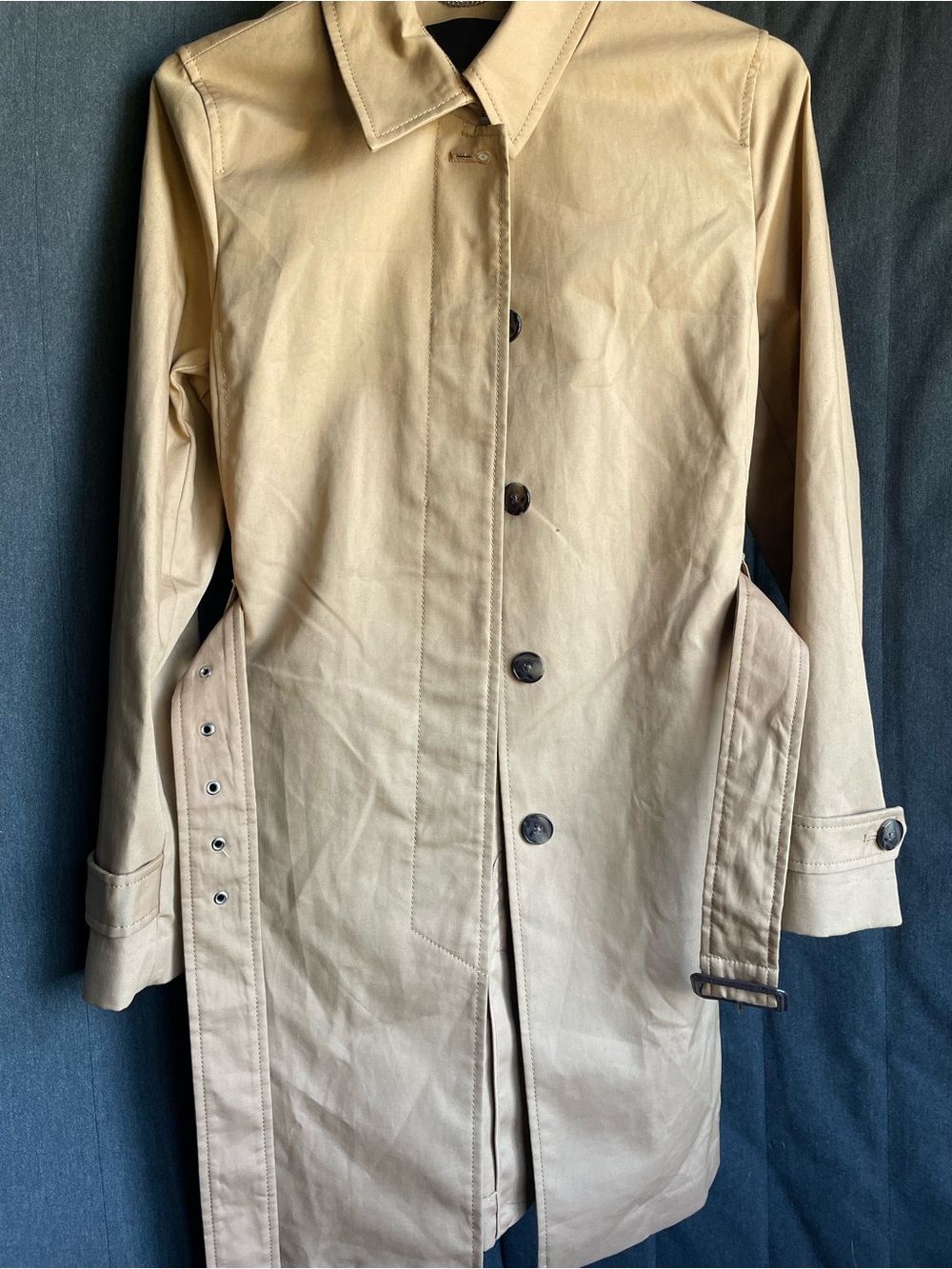 Banana Republic water resistant women’s trench coat in tan, size small, NWT